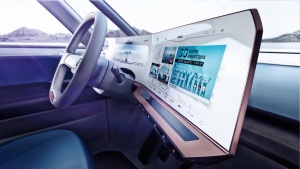 Volkswagen je na CES pripeljal prototip Budd-E, ki voznika dobesedno obkroži z zasloni.